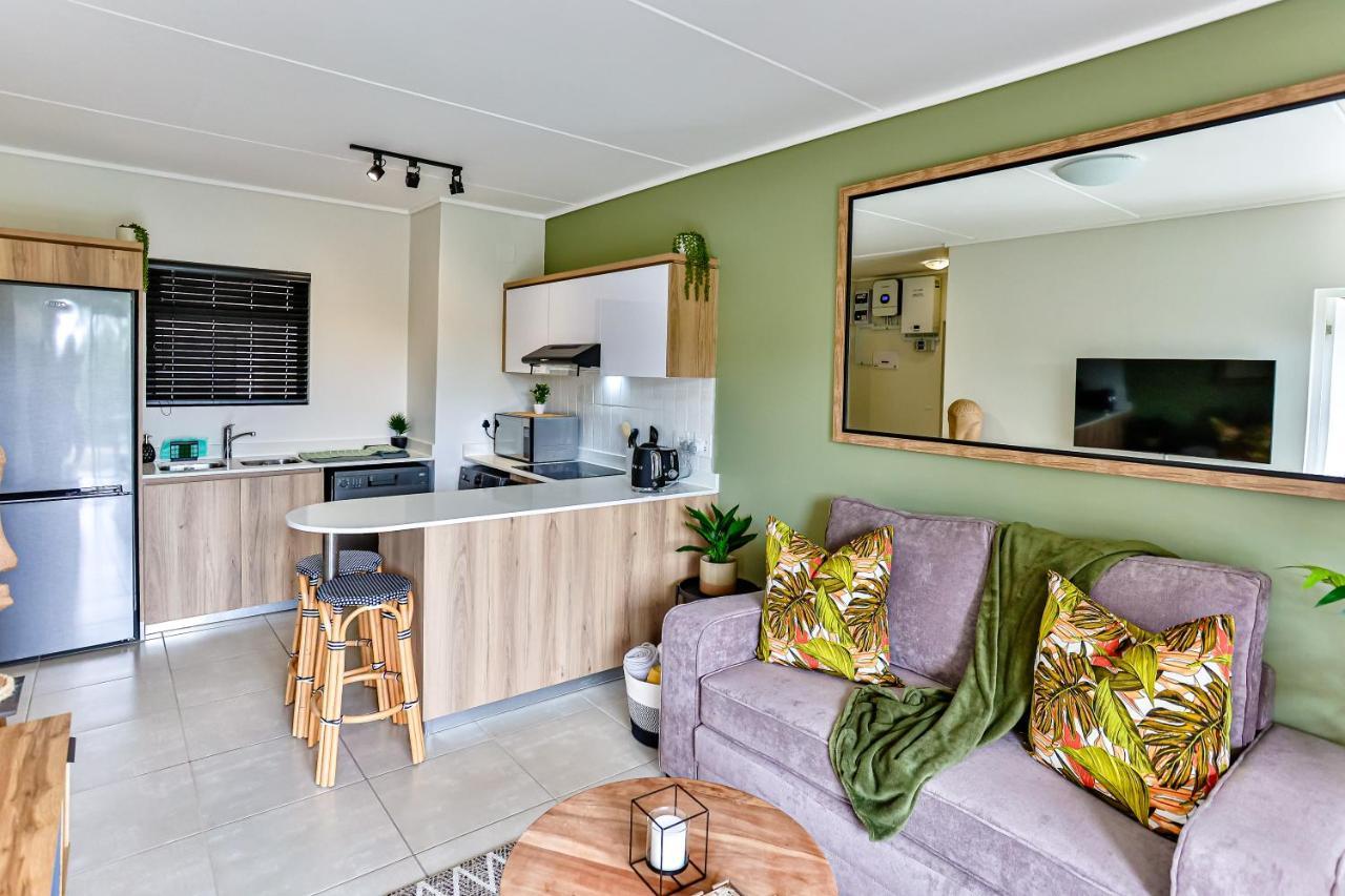572 Hills Apartment